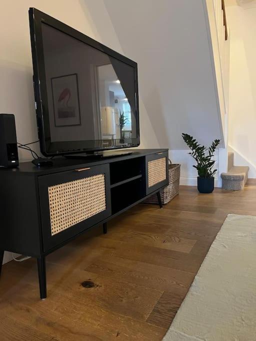 Chic 2 Bedroom Cottage Willingham  Экстерьер фото